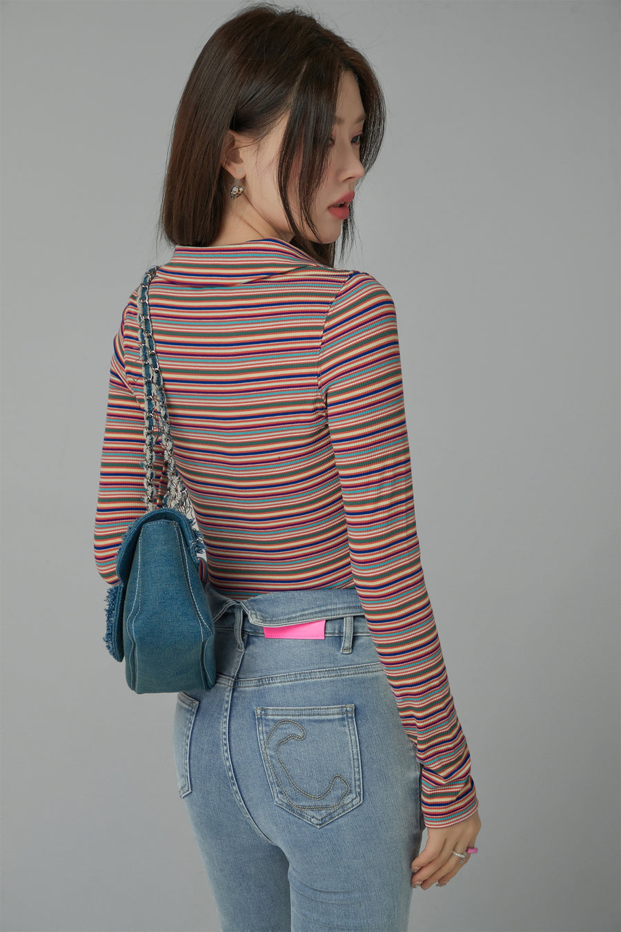 CHUU End Of The Rainbow Vintage V-Neck Striped T-Shirt