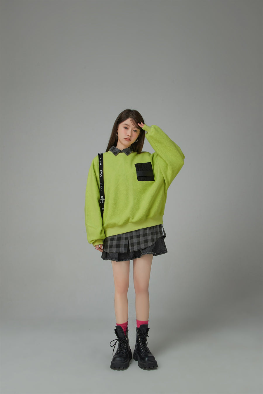 CHUU Pocket Full Of Sunshine Fleece Sweatshirt