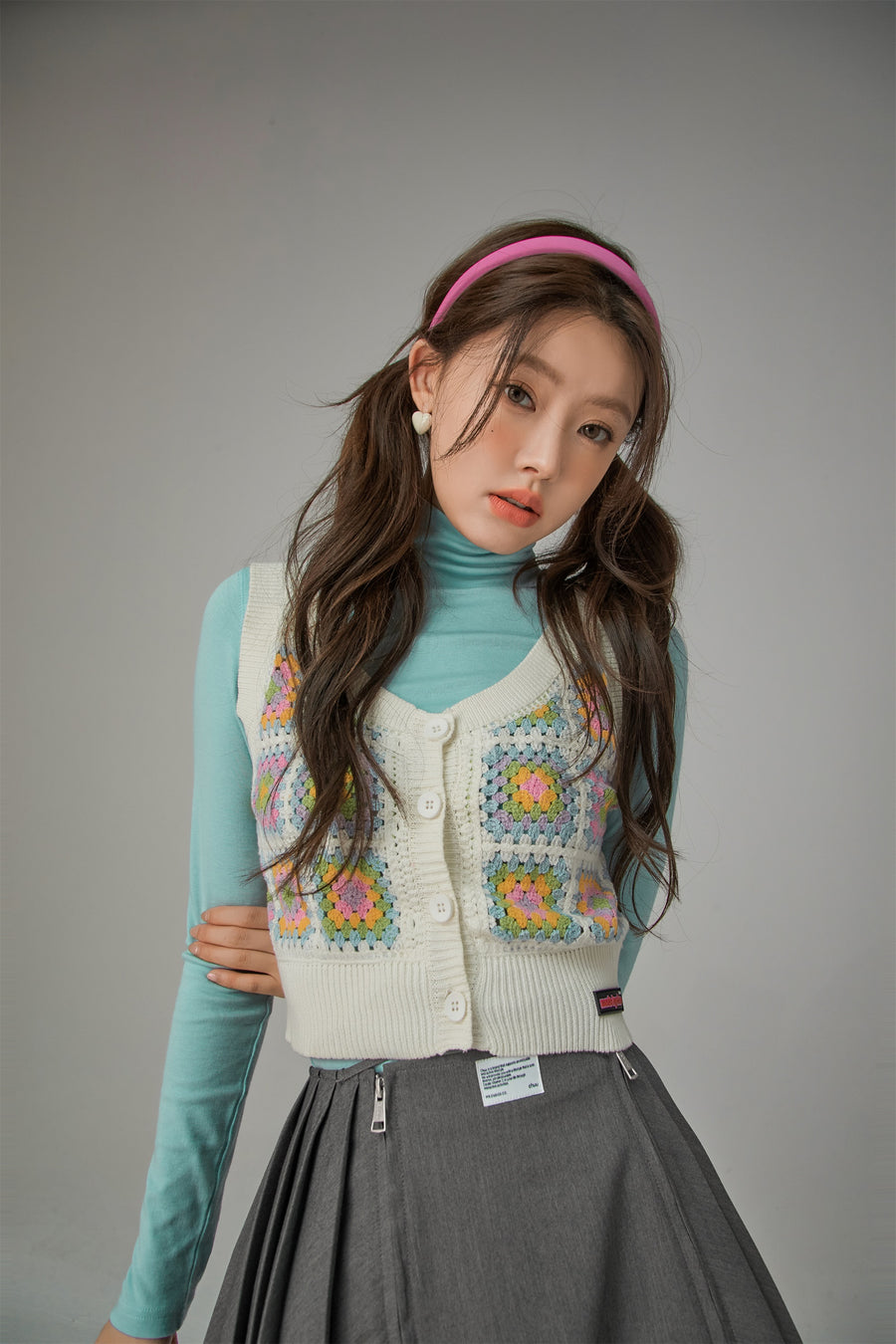 CHUU Square Mosaic Crochet Buttoned Vest