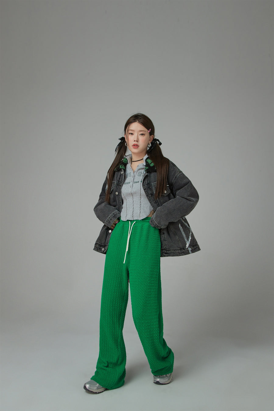 CHUU Embossed Fabric Wide Jogger Pants