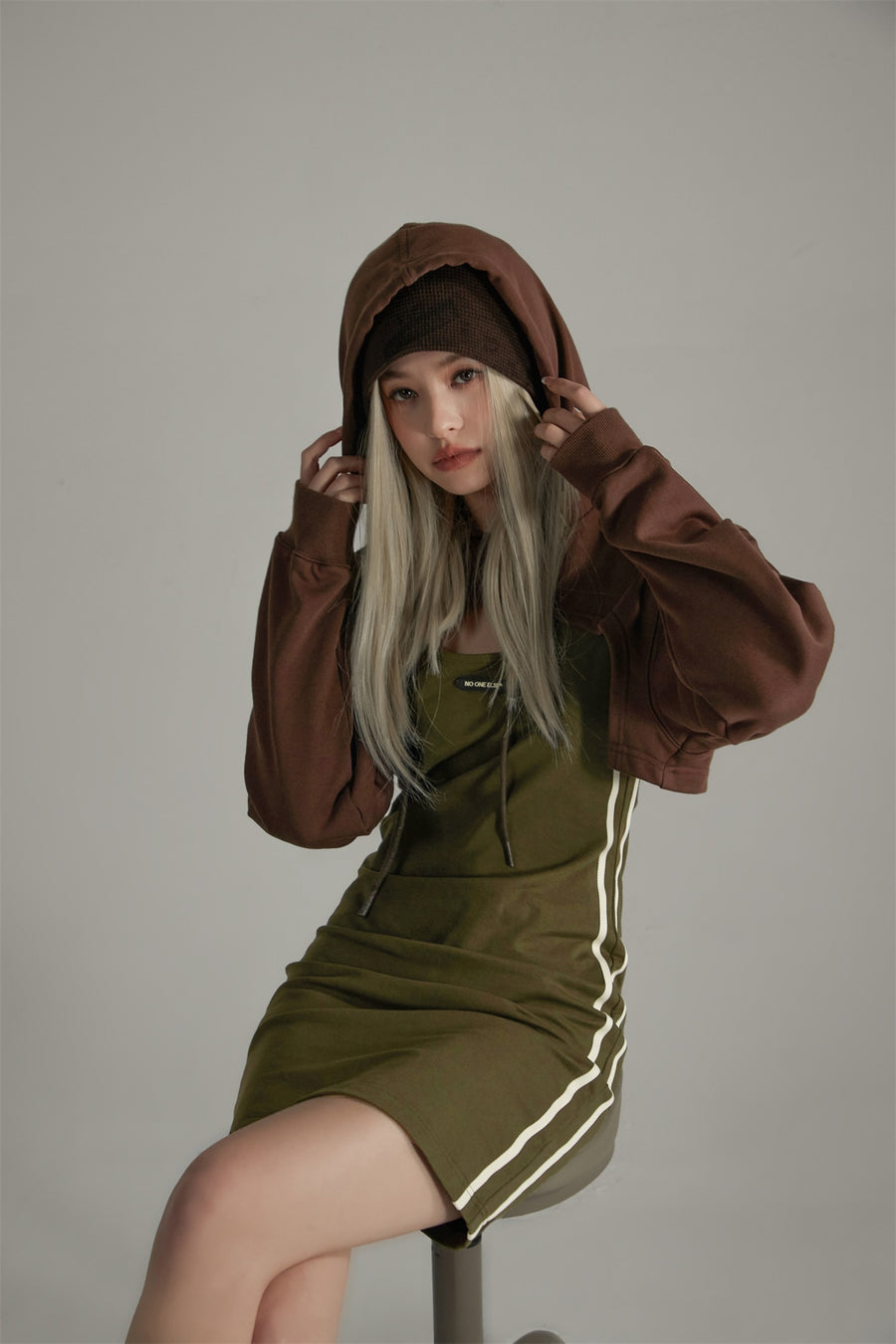 CHUU Front Keyhole Hooded Dress