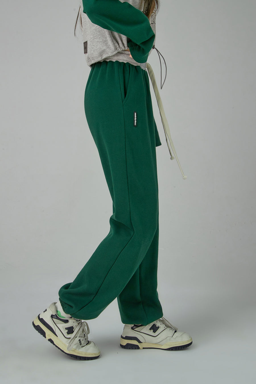 CHUU Feels Like Christmas Jogger Pants