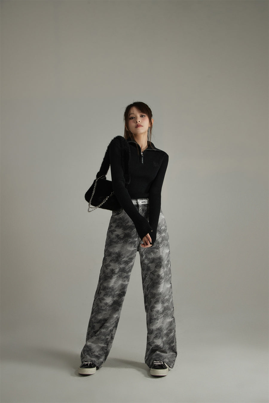 CHUU Cameo Printed Jeans Pants