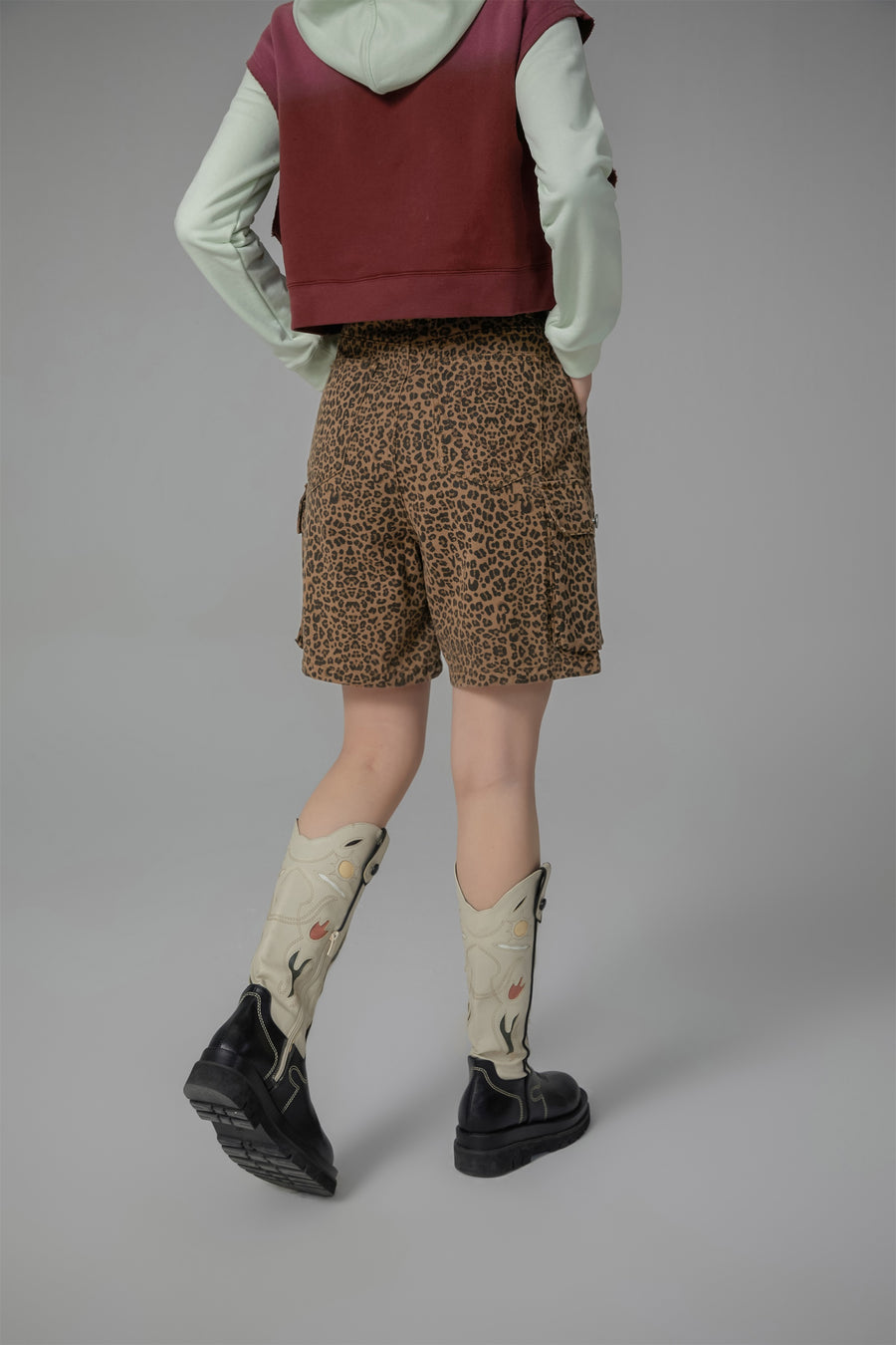 CHUU Leopard Pocket Denim Shorts