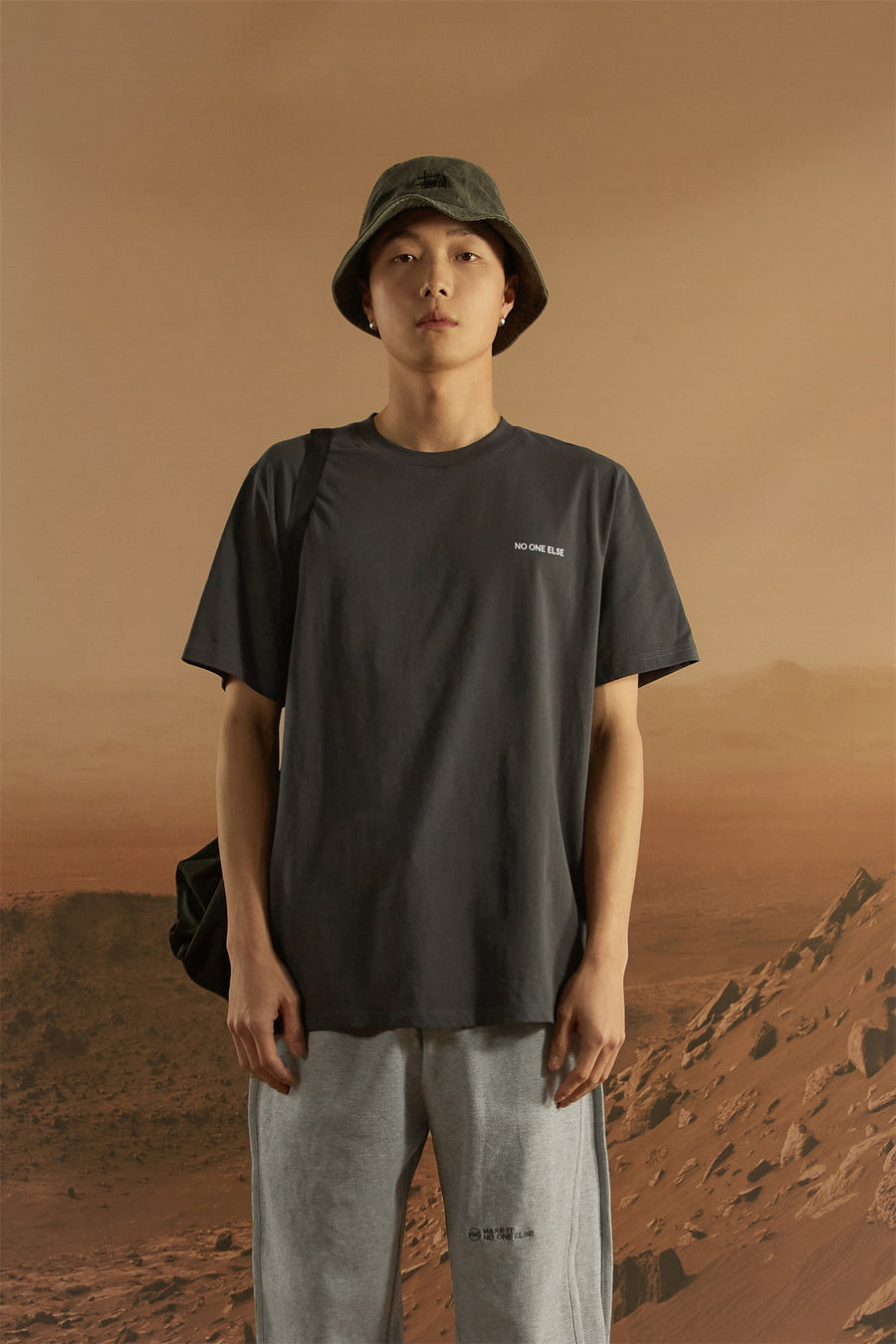 CHUU Noe Club Basic Printed Loose Fit T-Shirt