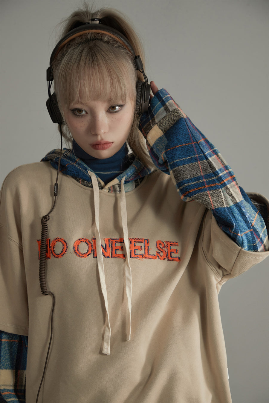 CHUU Check Color String Hoodie