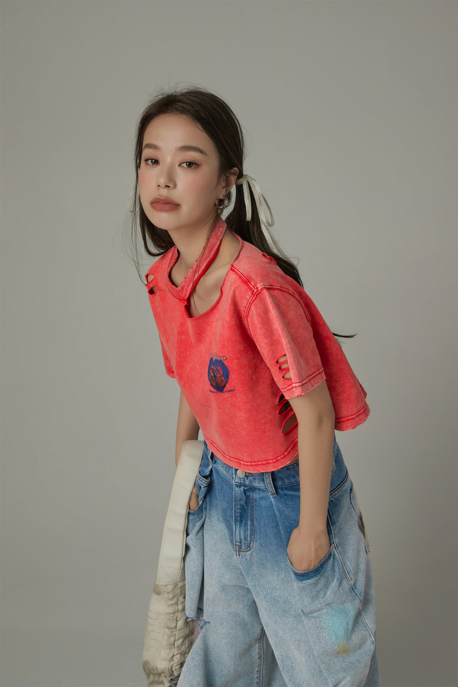 CHUU Distressed One-Shoulder Cropped T-Shirt