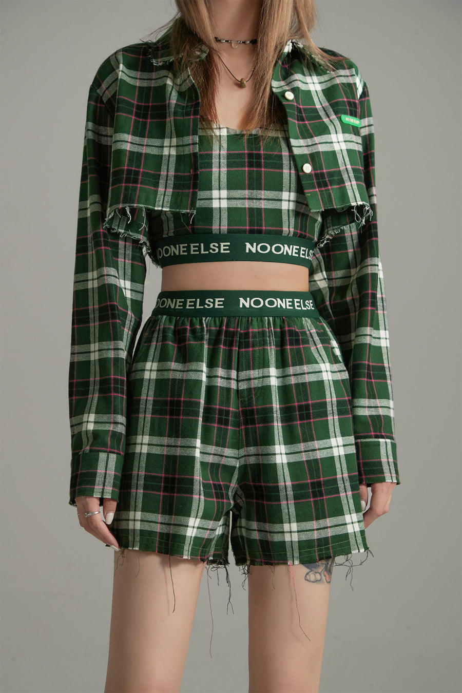 CHUU Scottish Check Raw Hem Shorts