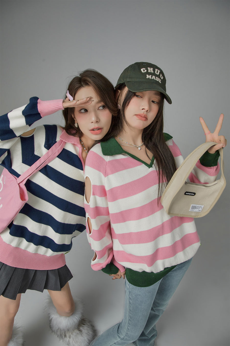 CHUU Open Book Loose Fit V-Neck Striped Knit Top