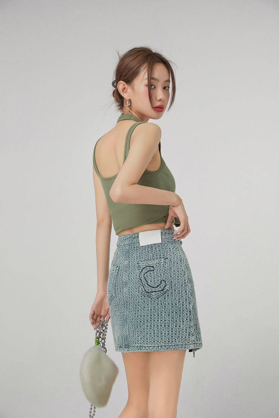 CHUU Waist Cutout Denim Mini Skirt