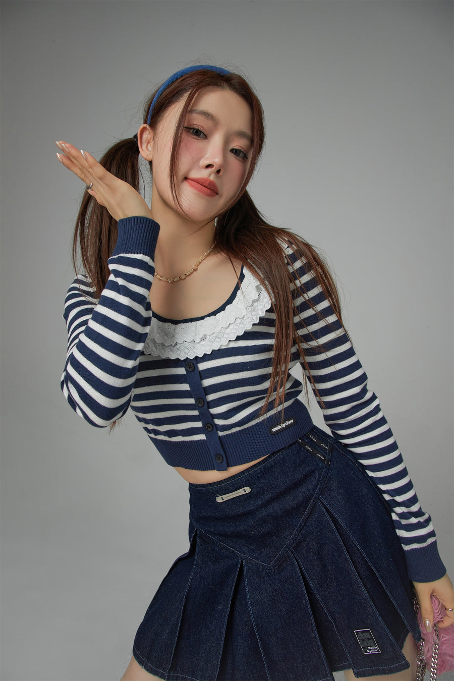 CHUU Eyelet Collar Faux Cardigan Knit Top