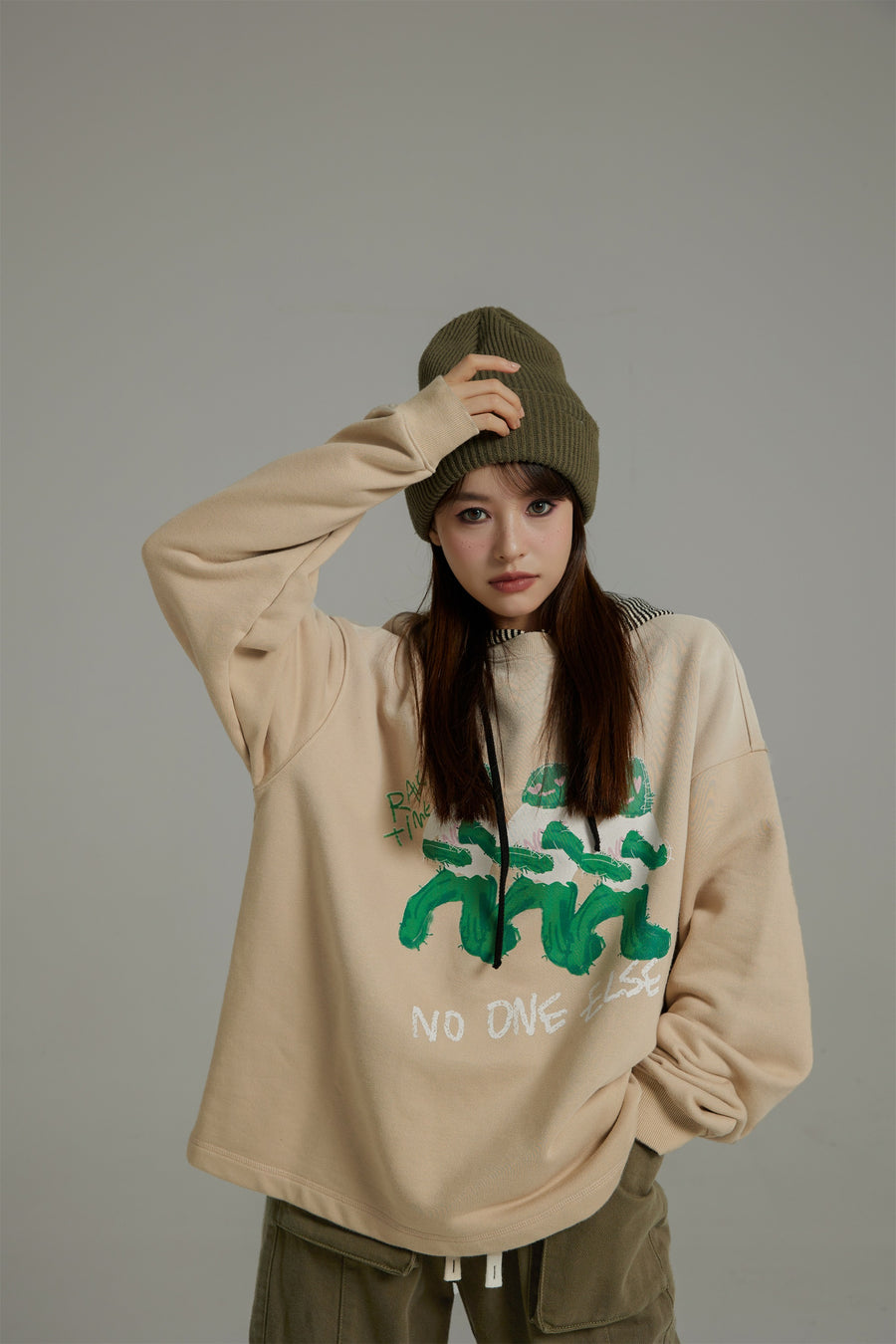 CHUU Cartoon Round Loose Fit Sweatshirt