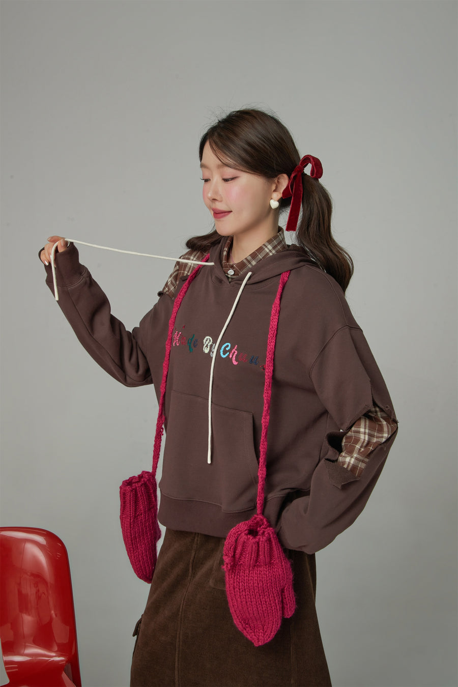 CHUU Worlds Apart Off-The-Shoulder Loose-Fit Hoodie