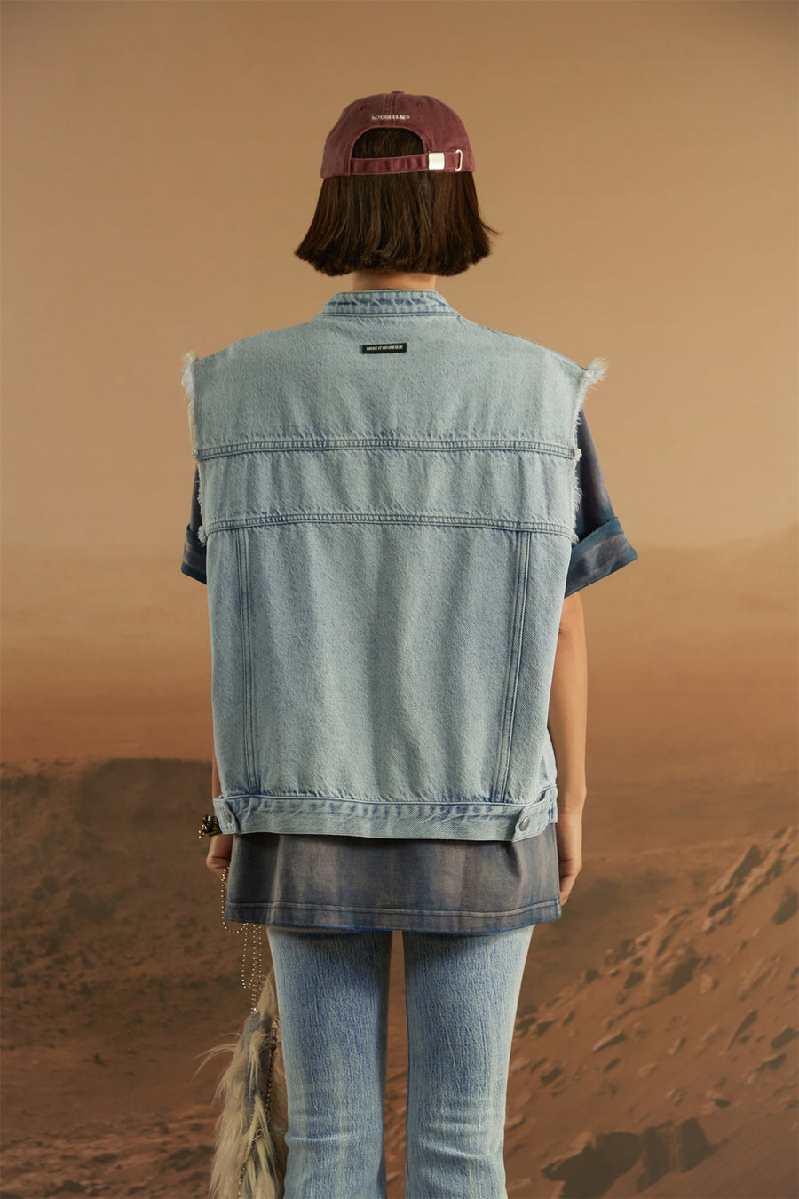 CHUU Embroidered Denim Vest