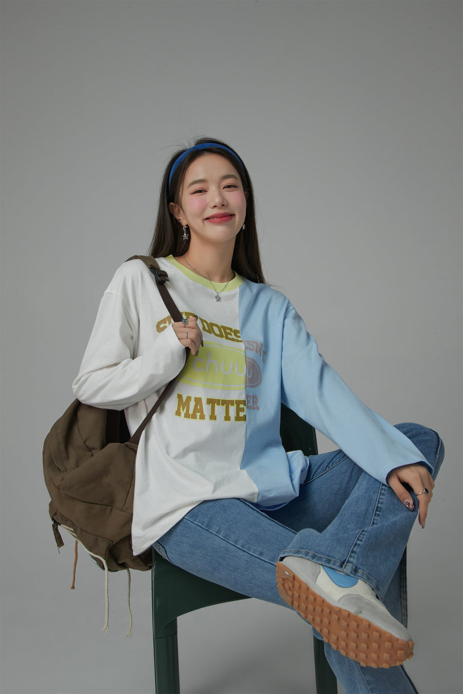 CHUU Size Doesnt Matter Two-Toned Loose Fit T-Shirt