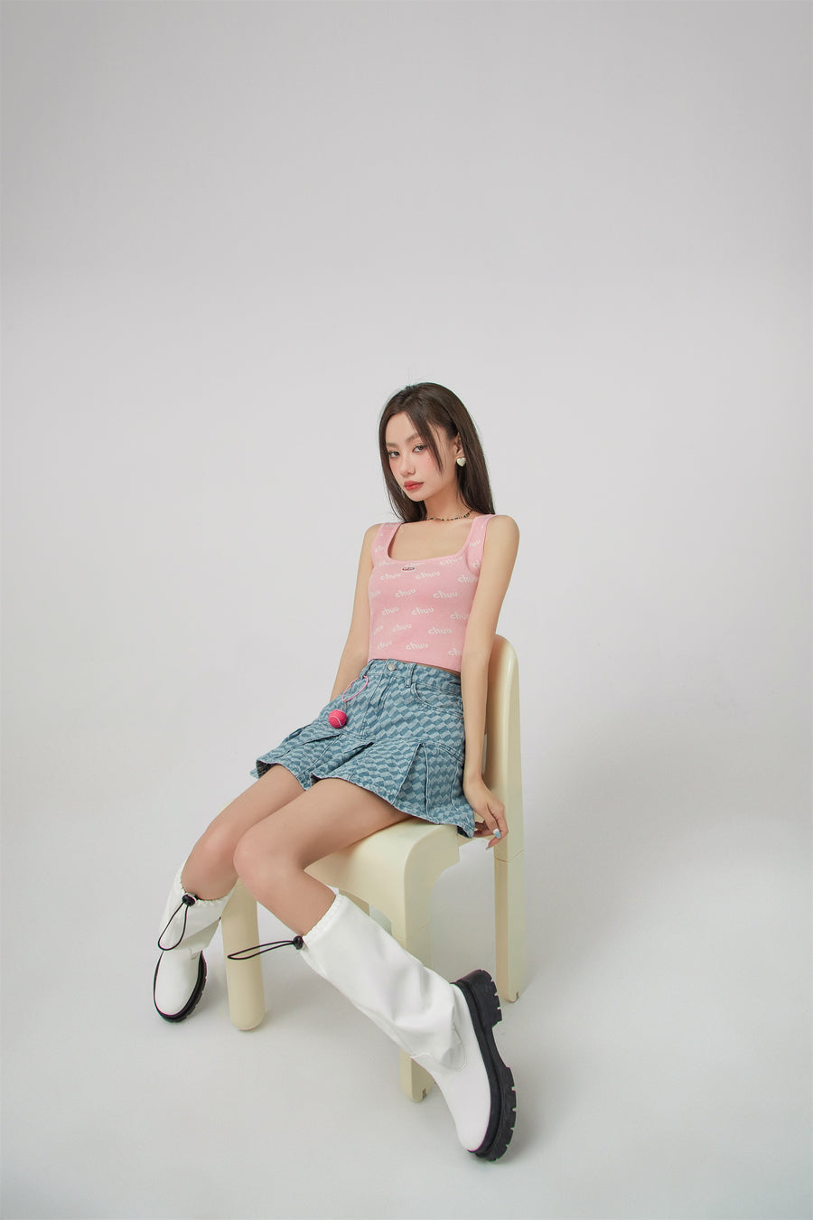 CHUU Logo Crop Sleeveless Knit Top