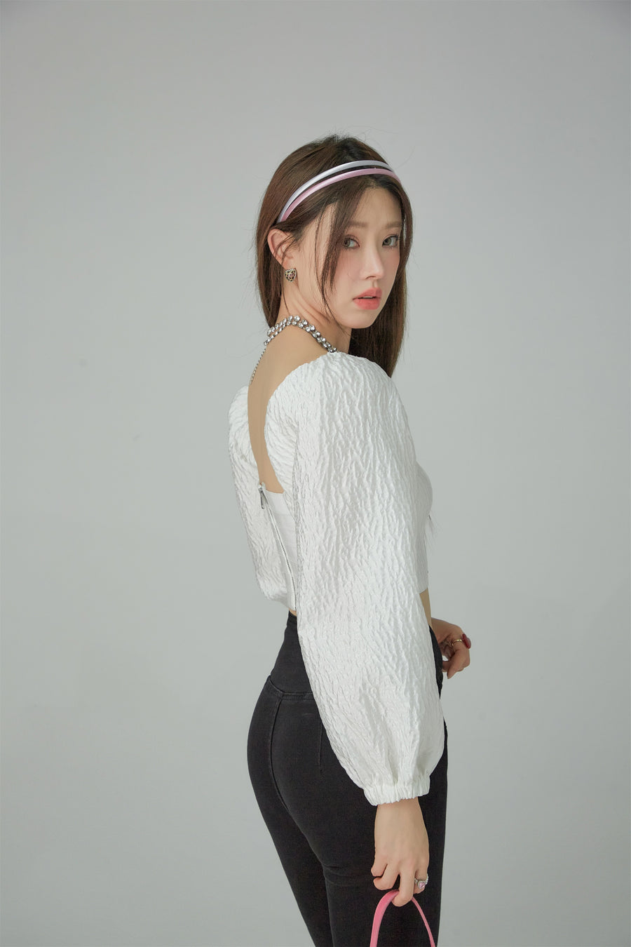 CHUU Independent Damsel Off-The-Shoulder Blouse