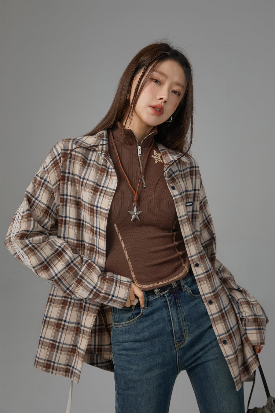 CHUU Desire A Legacy Half Zip-Up Sleeveless Top