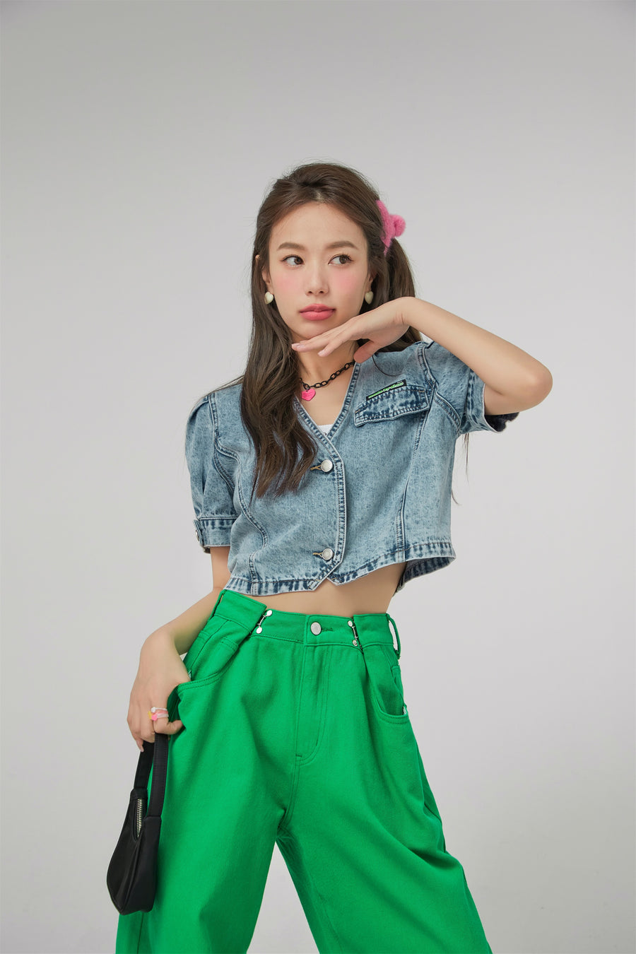 CHUU Back Heart Cutout Denim Jacket