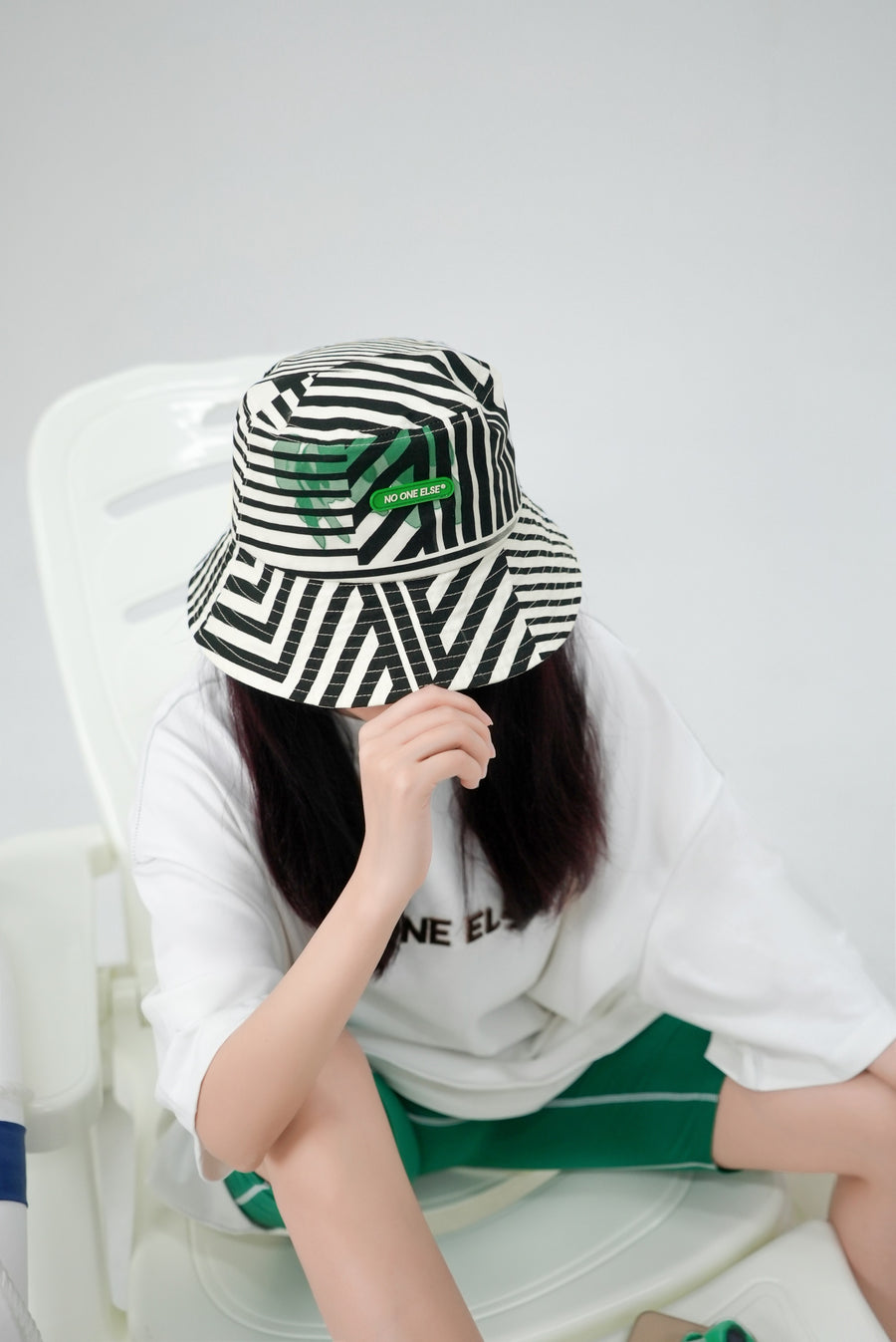 CHUU Zebra Stripes Bucket Hat