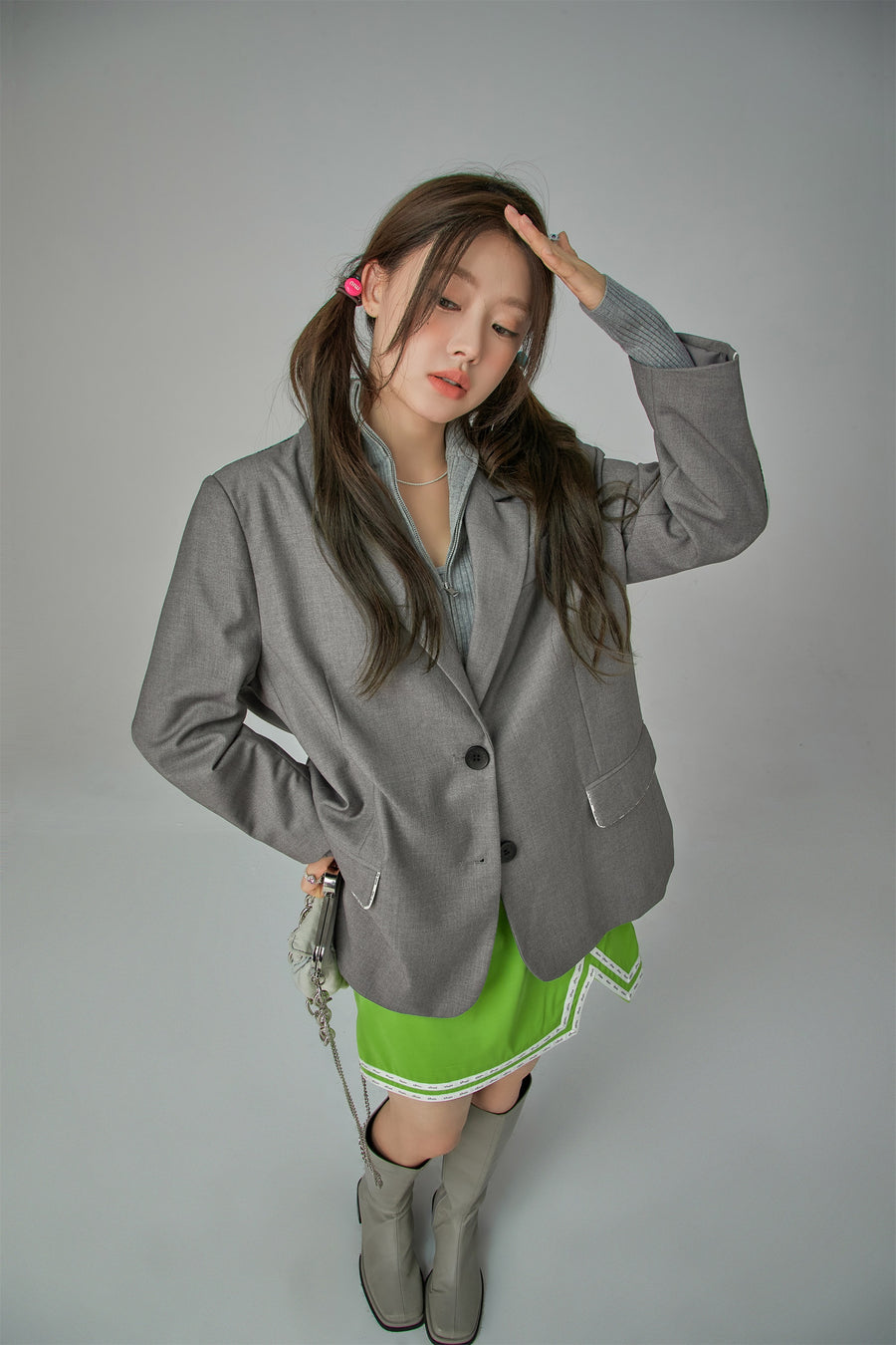 CHUU Keeping Secrets Open Back Suit Jacket