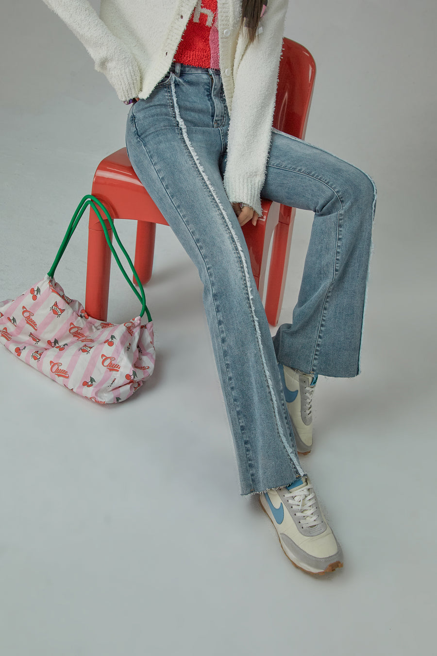 CHUU Sunshine High Waist Bootcut Washed Denim Pants