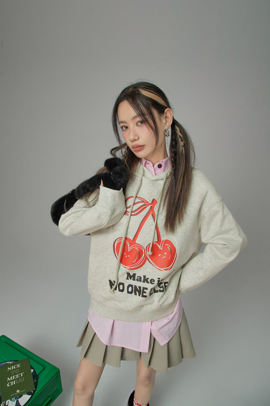 CHUU Spring Cherries Printed Hoodie