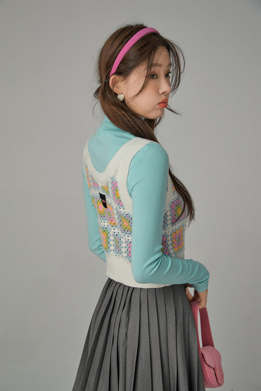 CHUU Square Mosaic Crochet Buttoned Vest