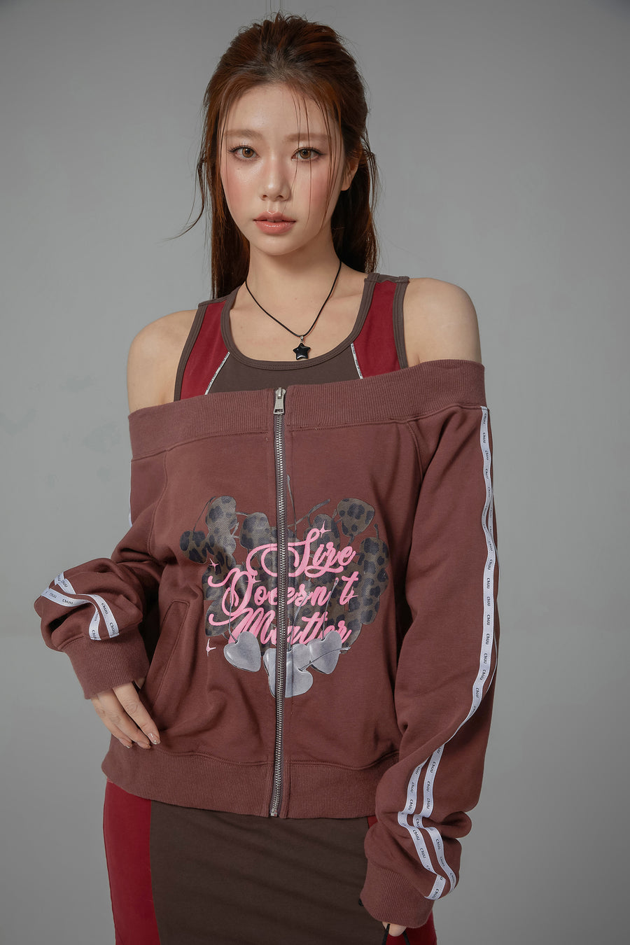 CHUU Off-Shoulder Sweatshirt Zip-Up