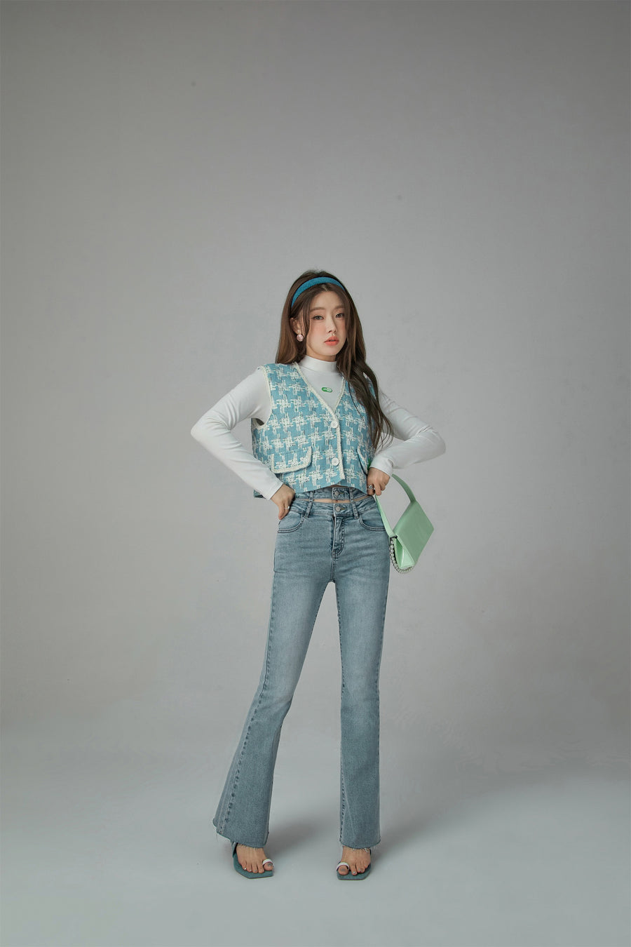 CHUU High Waist Slit Flare Washed Jeans