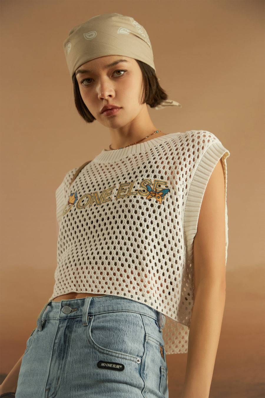 CHUU Butterfly Embroidered Loose Fit Knit Top