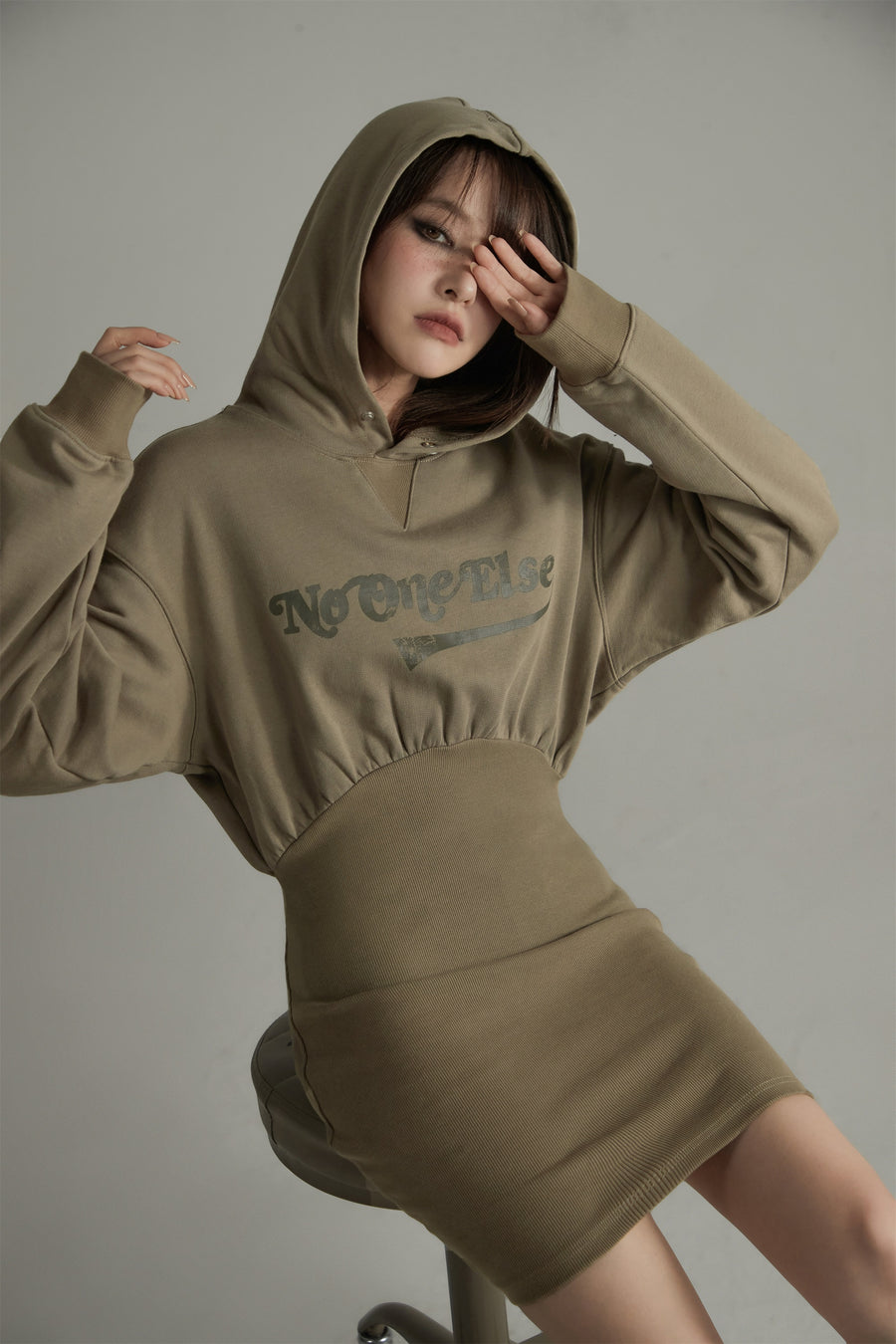 CHUU Noe Chic Hoodie Dress