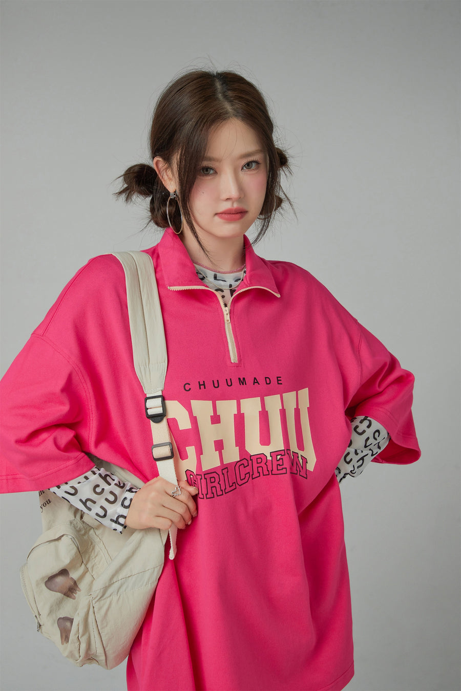 CHUU Girl Crew Half Zip-Up Loose Fit T-Shirt