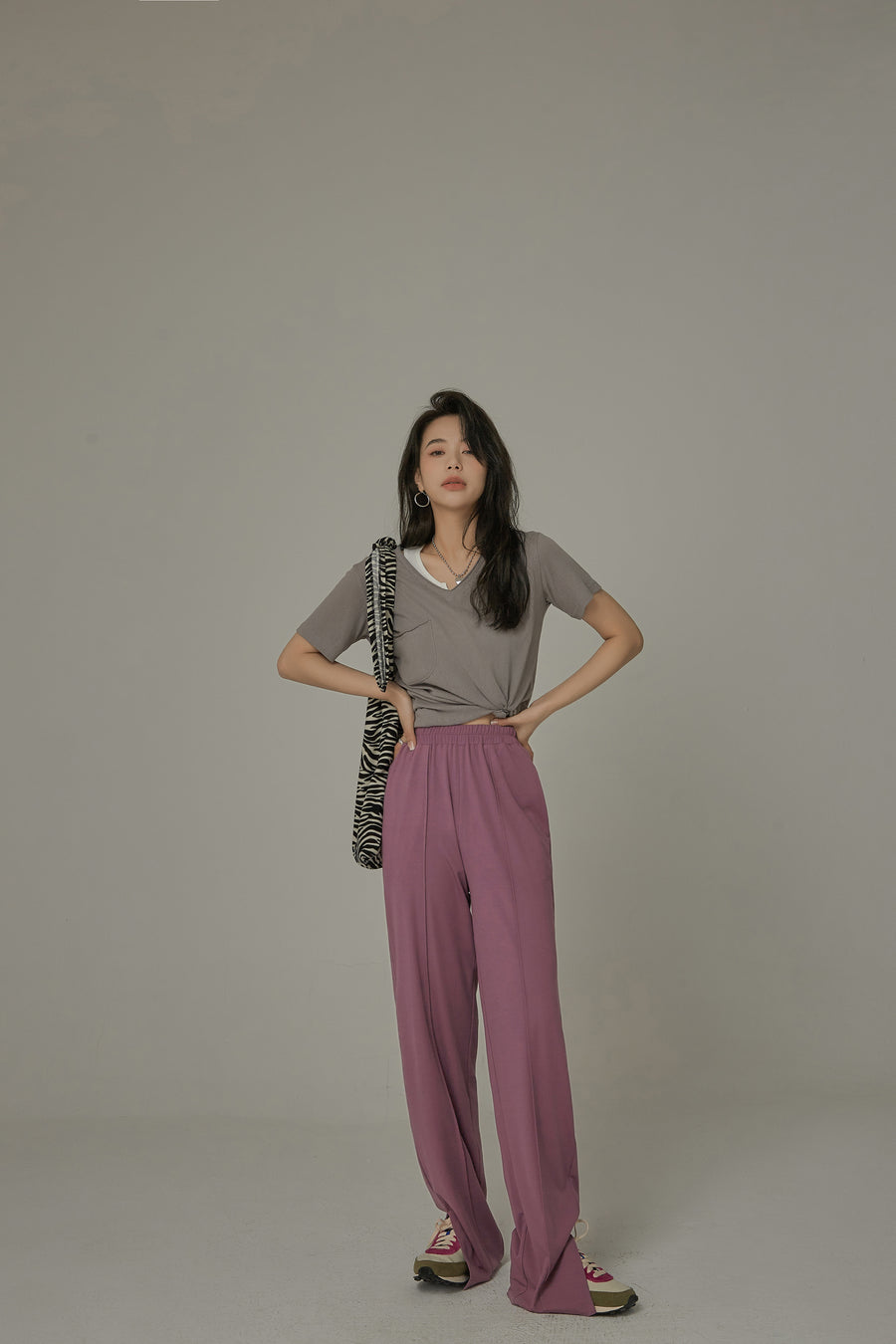 CHUU Flowy Fabric Summer Jogger Pants