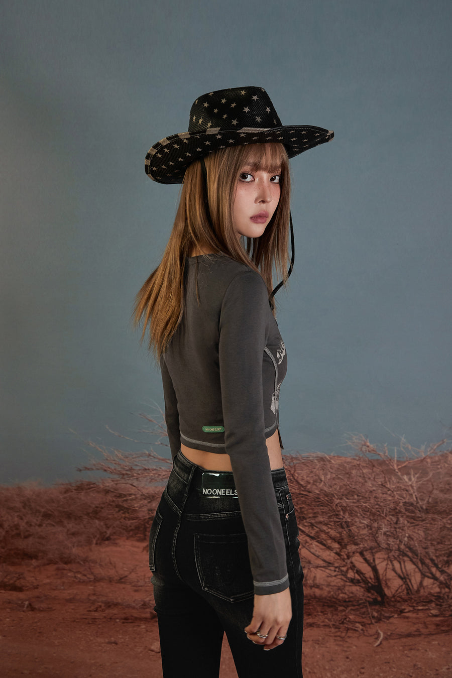 CHUU Unbalanced Slim Cropped T-Shirt