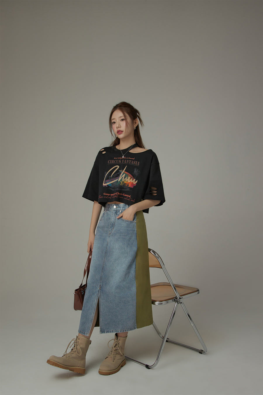 CHUU Chuu Carnival Slit Cropped T-Shirt