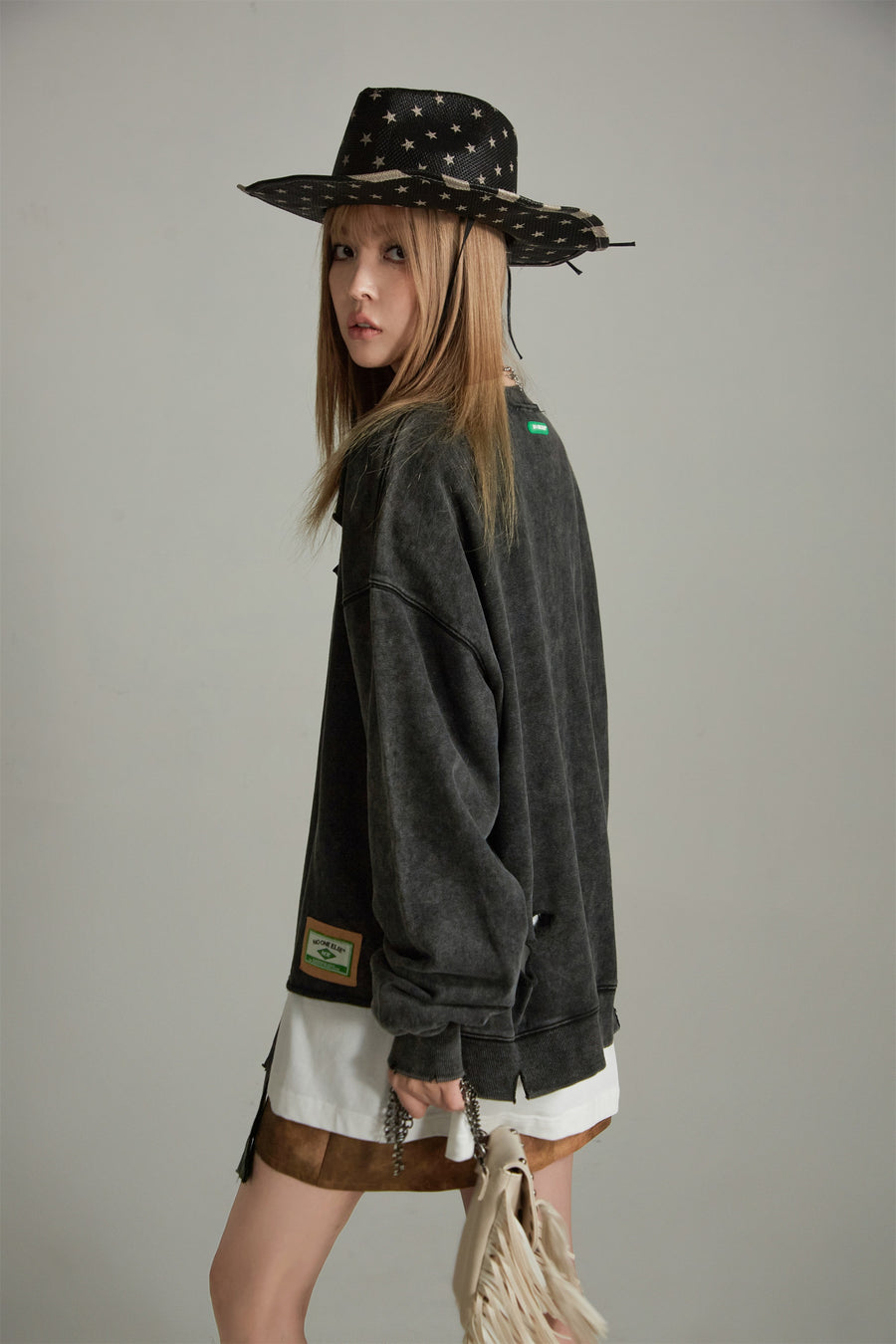 CHUU Unbalanced Distressed Long Sleeve Sweater