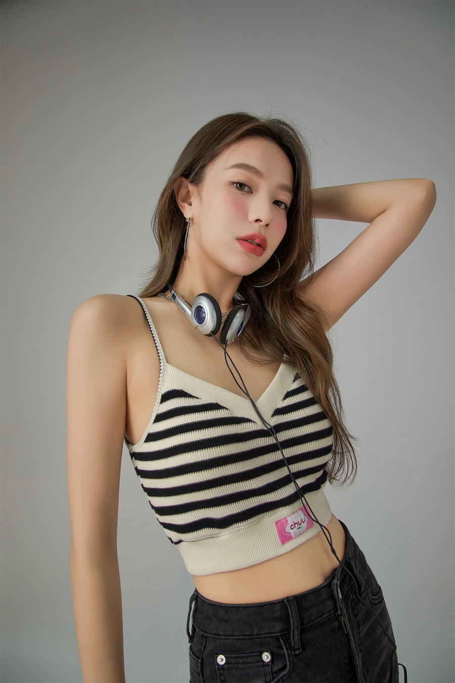 CHUU V Neck Stripe Knit Crop T-Shirt