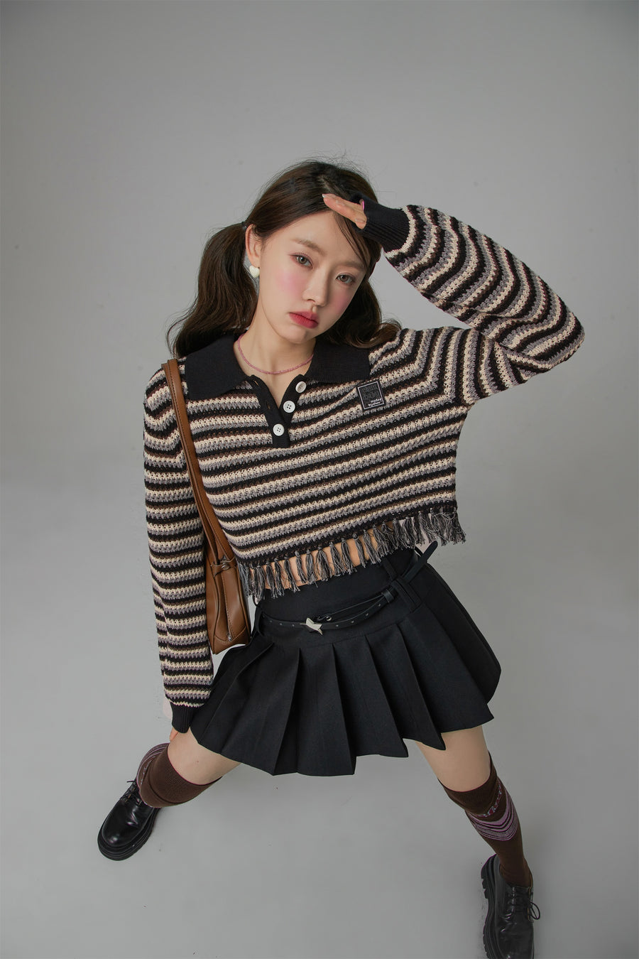 CHUU The Kiss Crochet Fringe Crop Sweater