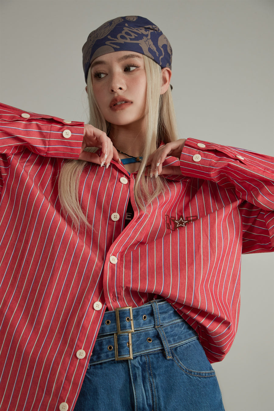 CHUU Star Logo Vertical Stripe Loose Fit Shirt