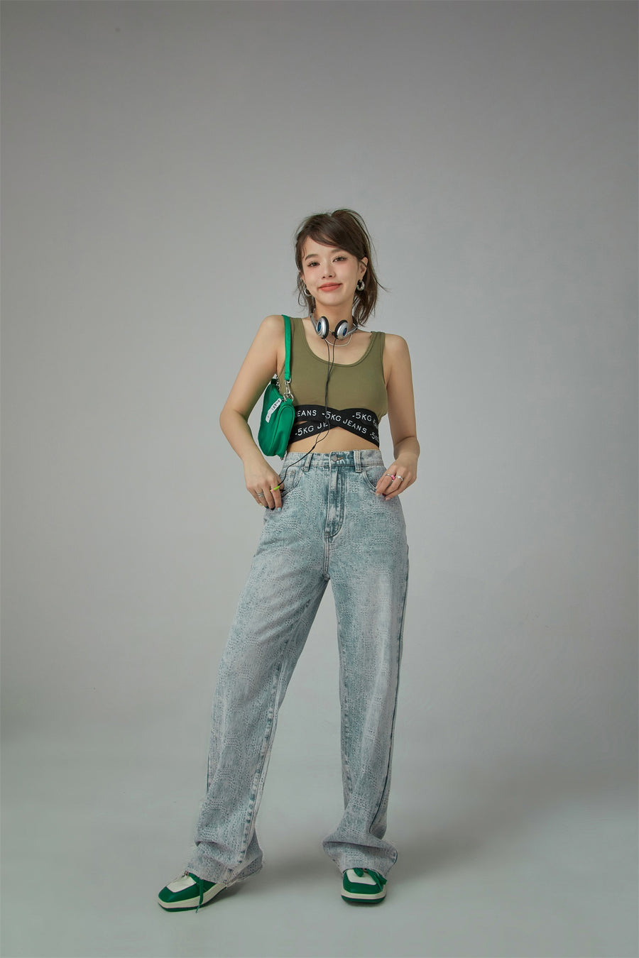 CHUU I Am New Here High-Waisted Wide Jeans