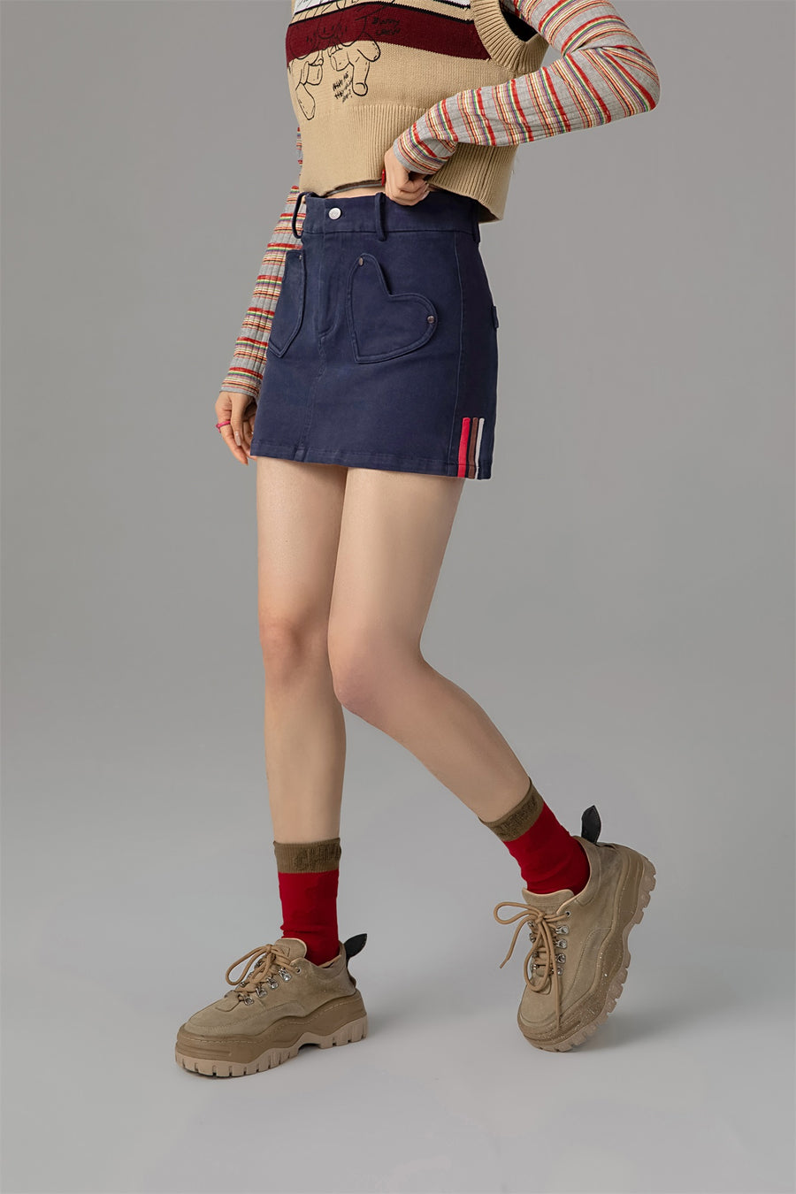 CHUU Heart Pocket Denim Mini Skirt