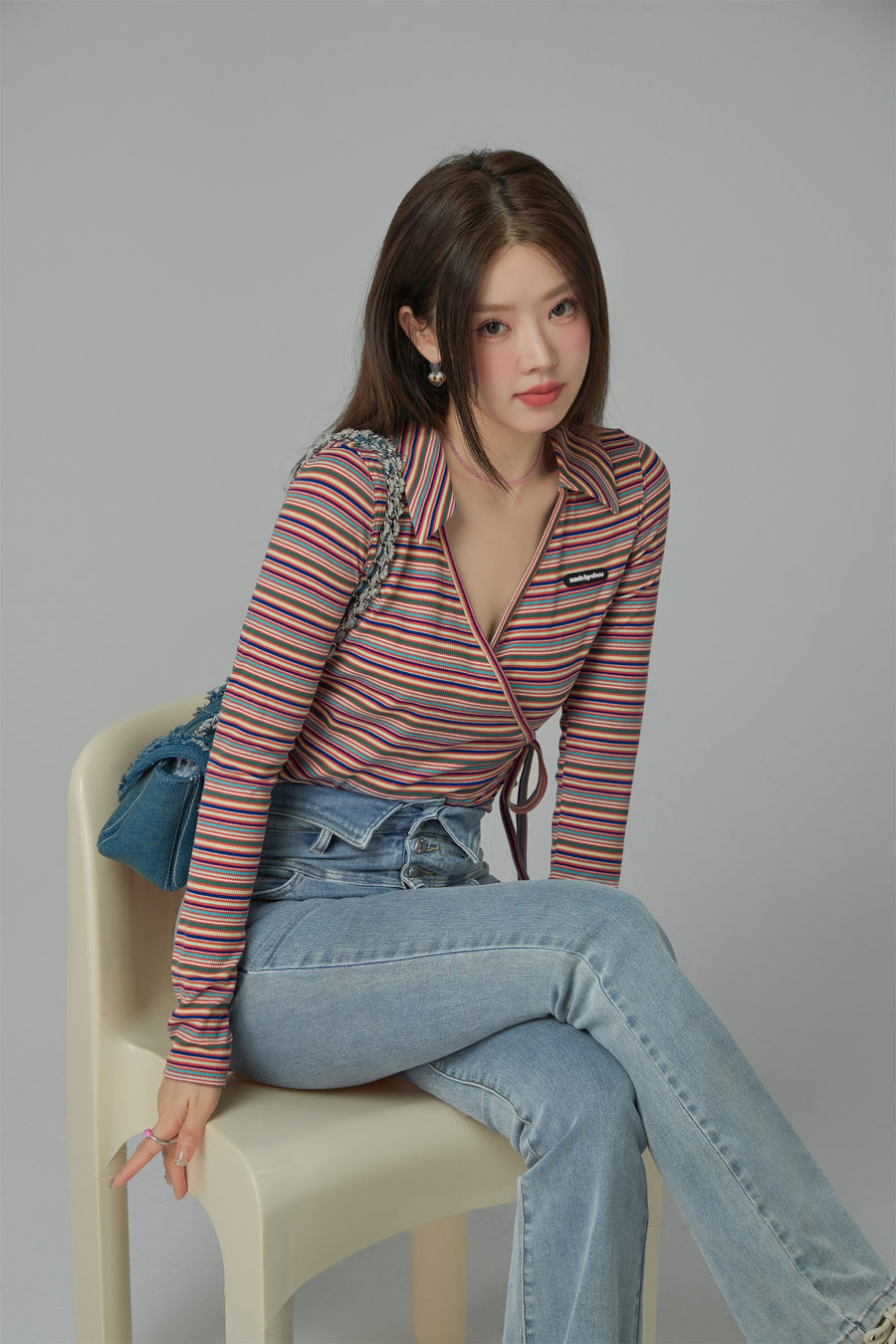 CHUU End Of The Rainbow Vintage V-Neck Striped T-Shirt