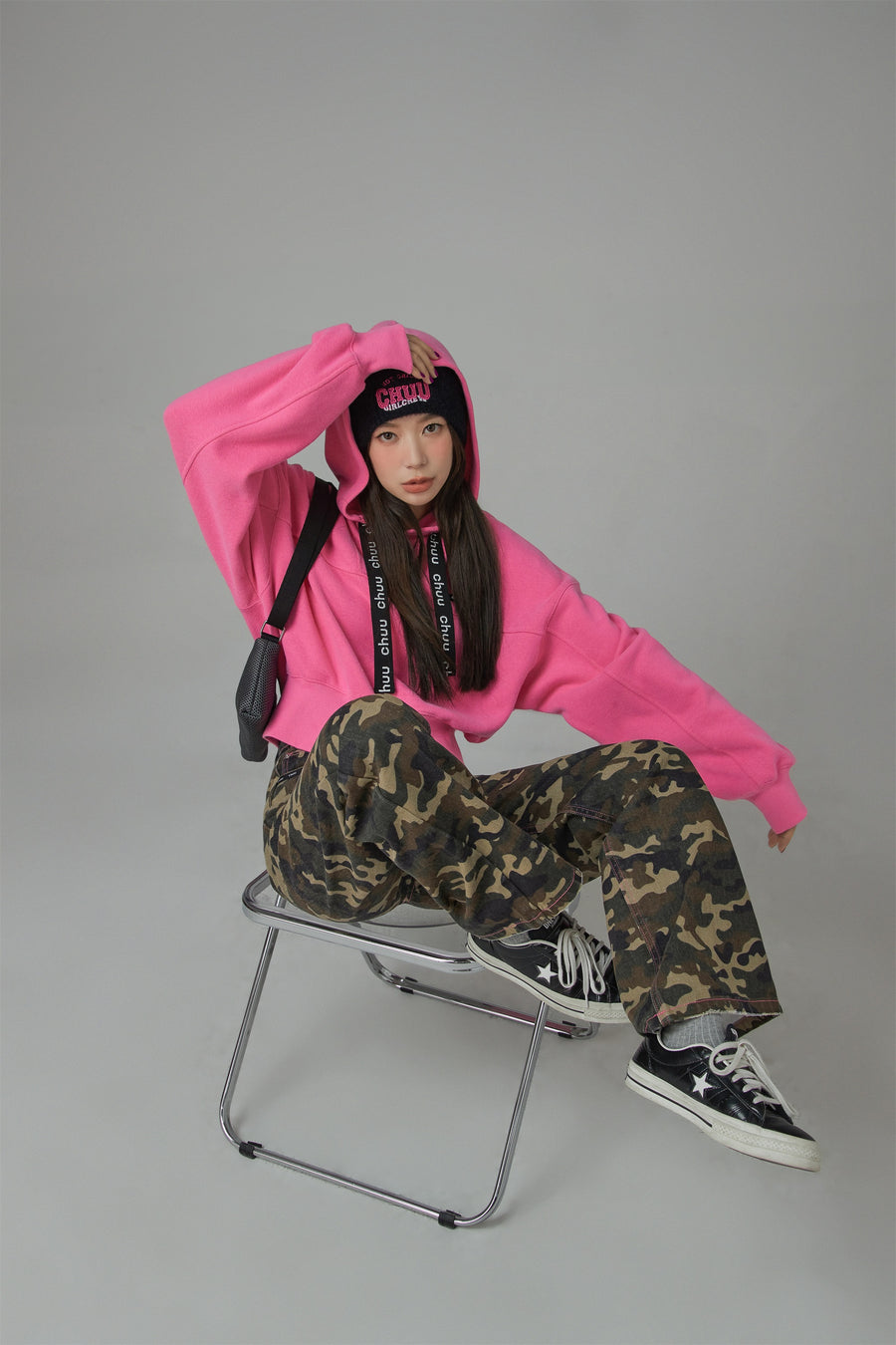 CHUU Stitched Camouflage Straight Denim Pants