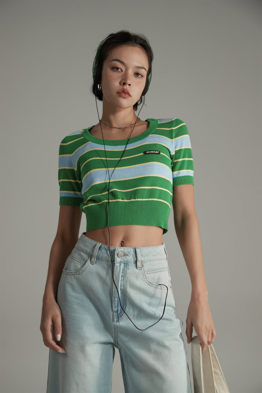 CHUU Striped Cropped Knit Top