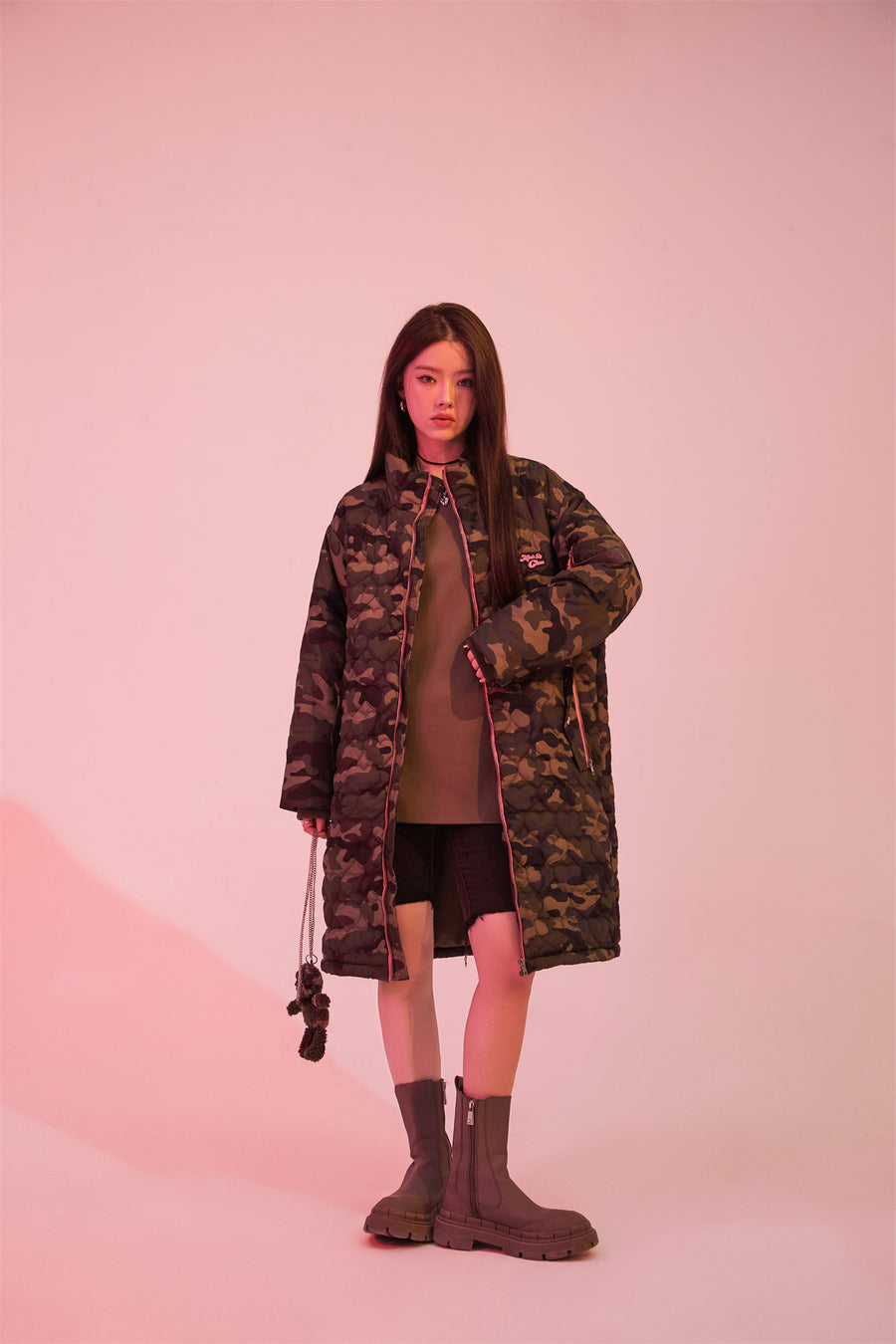 CHUU Louder Than A Lion Hot Girl Camouflage Loose-Fit Padded Coat