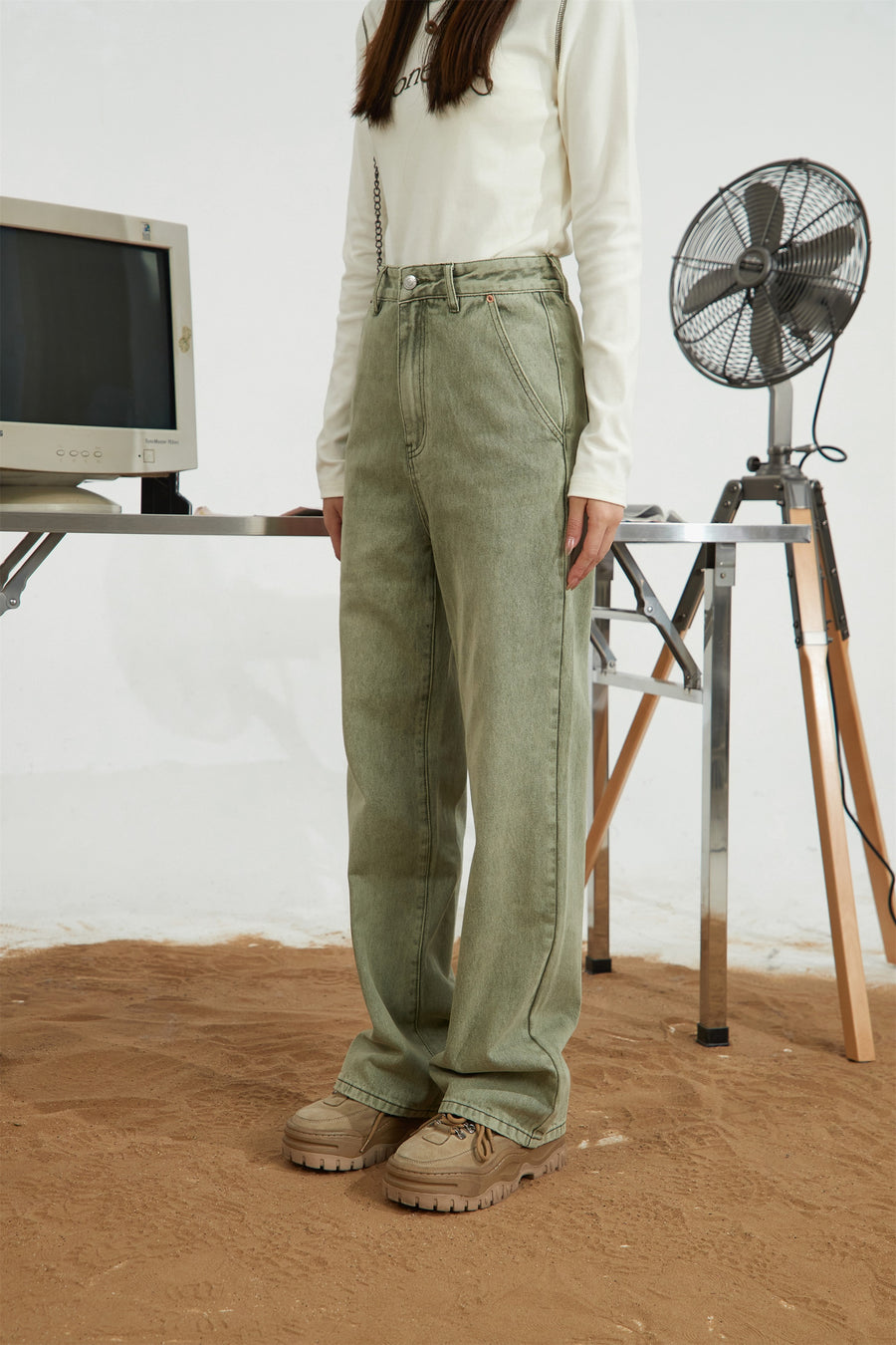 CHUU High-Waisted Denim Pants