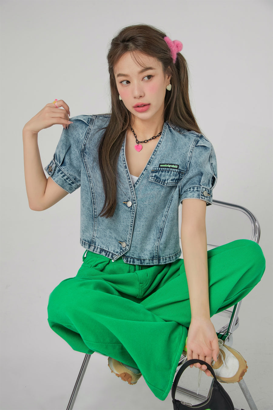 CHUU Back Heart Cutout Denim Jacket