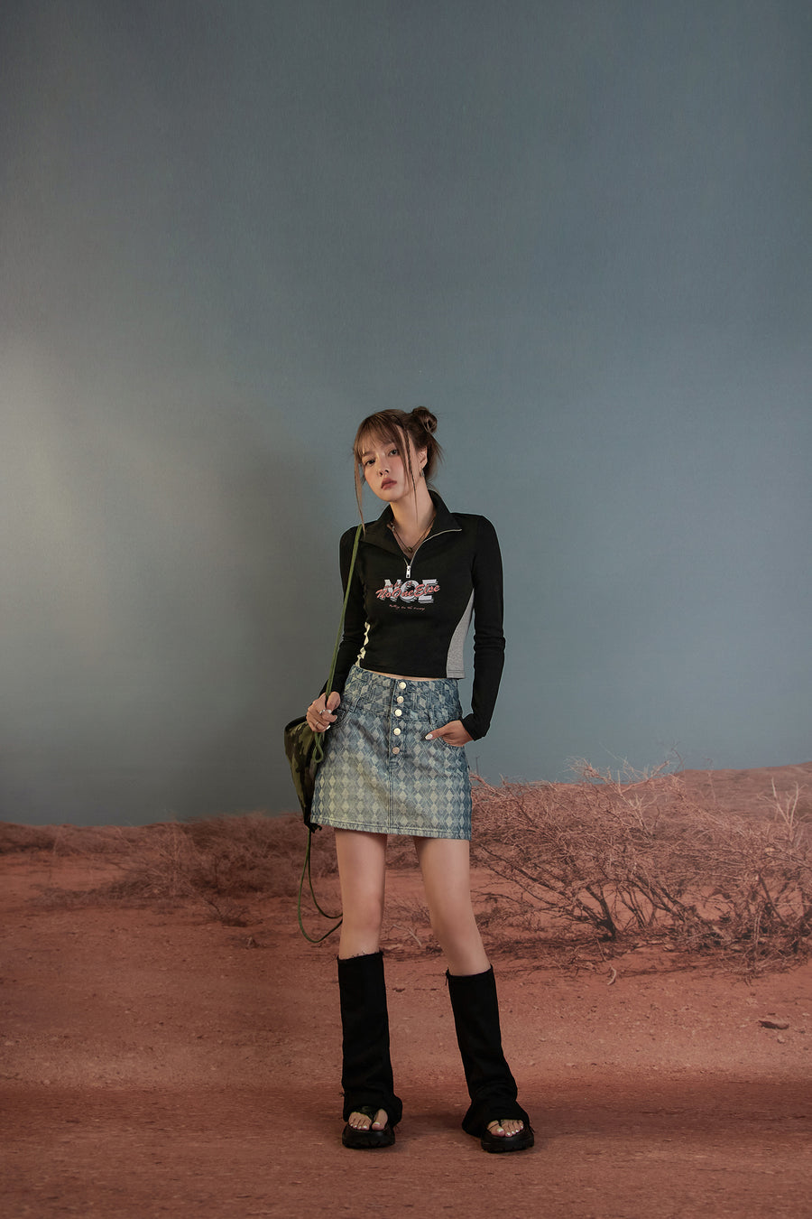 CHUU Gradient Argyle Denim Skirt