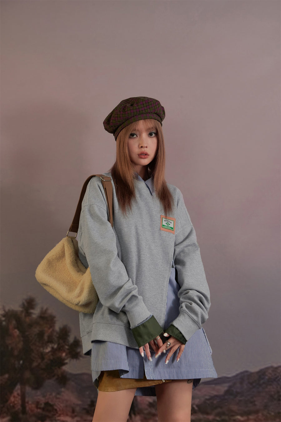 CHUU Side Slit Sweatshirt